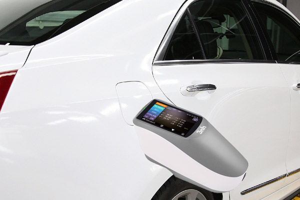 色差儀檢測水性白色漆的顏色差異