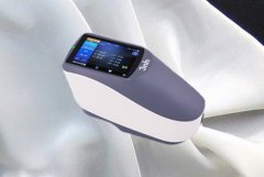 色差儀檢驗(yàn)絲綢的白度